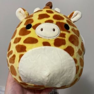 Gary the Giraffe Squishmallow (Mexican version) 8”